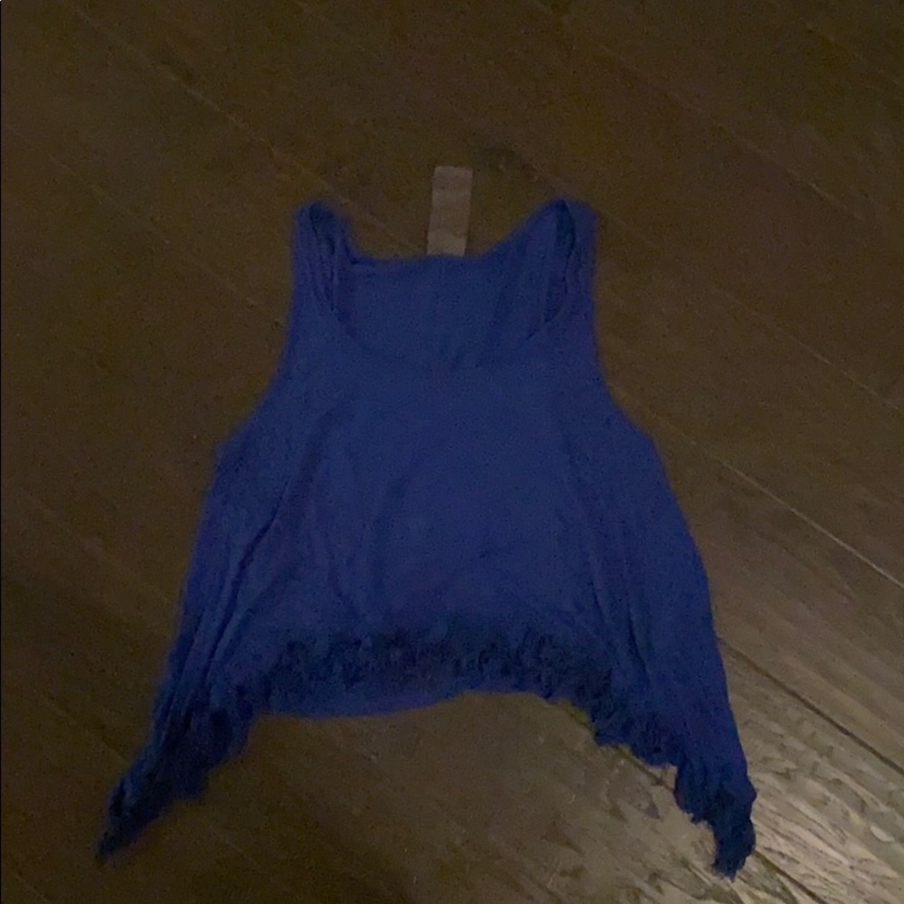 blue frayed tank top :)
